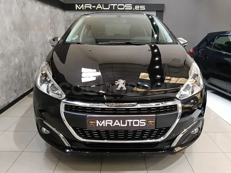 Usado Peugeot 208 Style 82 CV (60 kW) 2017 Negro Utilitario