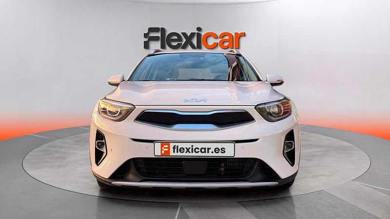 Usado Kia Stonic 101 CV (74 kW) 2022 Blanco SUV