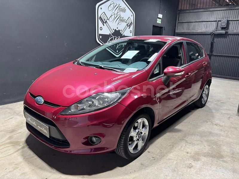 Granate Usado 2008 Ford Fiesta Trend Berlina | 4500 € (Precio justo) - Imagen 1/4