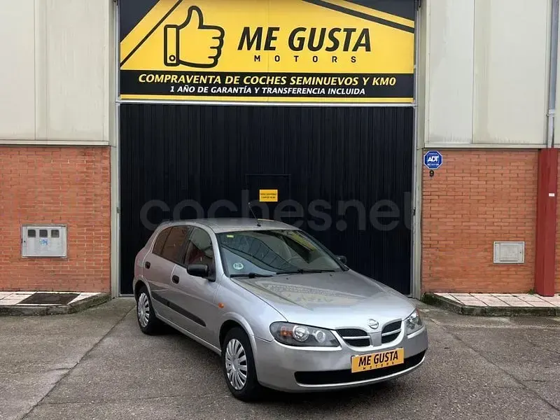 Usado Nissan Almera Acenta 98 CV (72 kW) 2004 Gris / plata Berlina