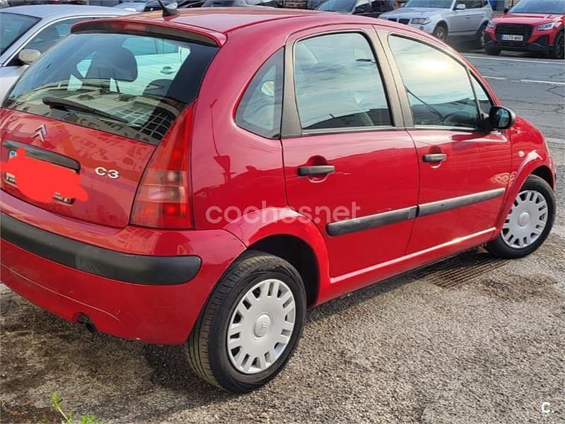 Usado Citroën C3 70 CV (51 kW) 2004 Rojo Berlina