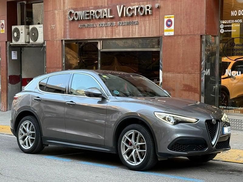 Usado Alfa Romeo Stelvio Veloce 280 CV (205 kW) 2020 Gris / plata SUV