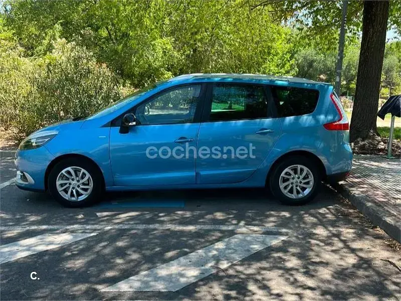 Usado Renault Scénic III LIMITED 130 CV (95 kW) 2015 Azul Monovolumen