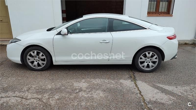 Blanco Usado 2010 Renault Laguna Coupé Coupe | 9600 € - Imagen 1/4