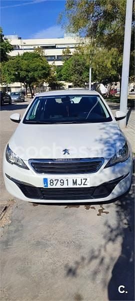 Usado Peugeot 308 SW Active 120 CV (88 kW) 2015 Blanco Familiar