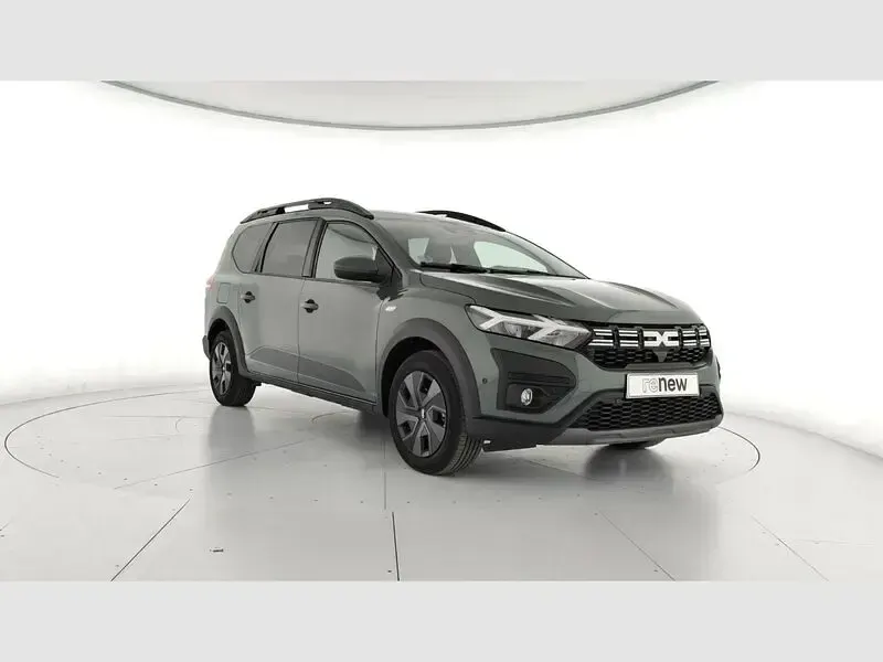 Usado Dacia Jogger Expression 100 CV (73 kW) 2025 Verde Monovolumen