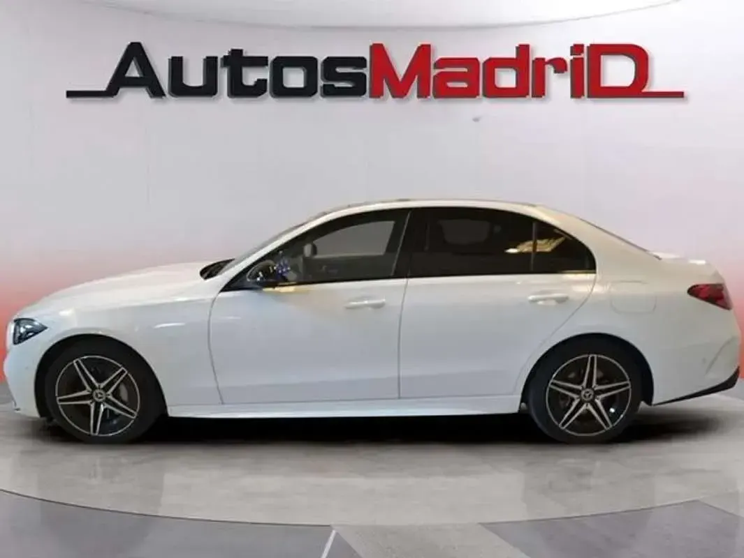 Usado Mercedes E400 381 CV (280 kW) 2024 Blanco Berlina