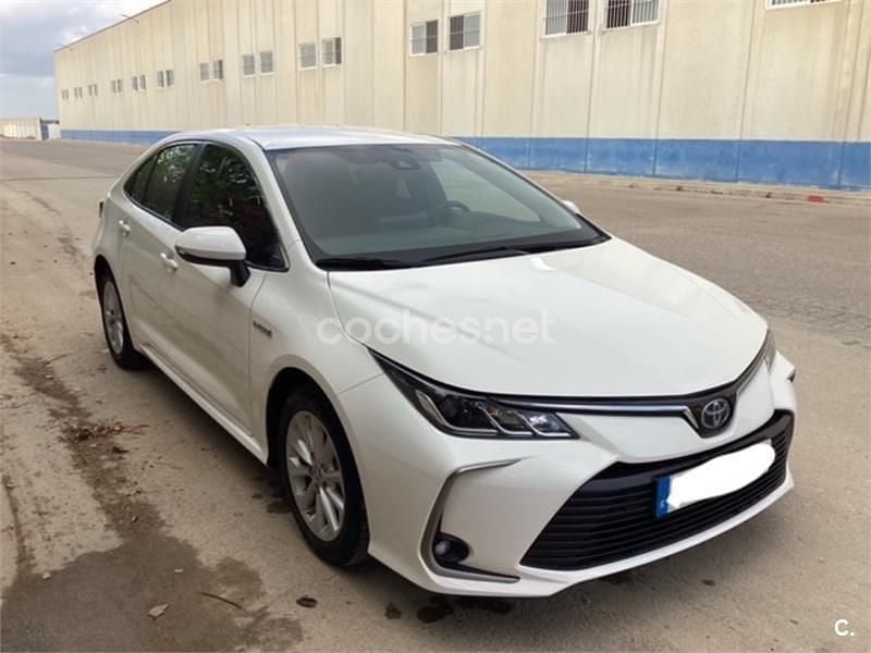 Usado Toyota Corolla Active 122 CV (89 kW) 2021 Blanco Berlina