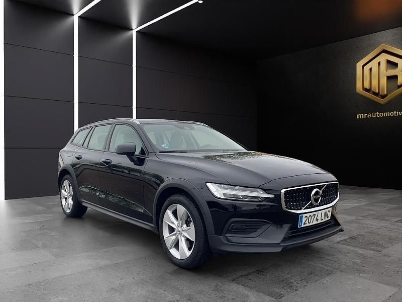 Usado Volvo V60 CC 197 CV (144 kW) 2021 Negro Familiar
