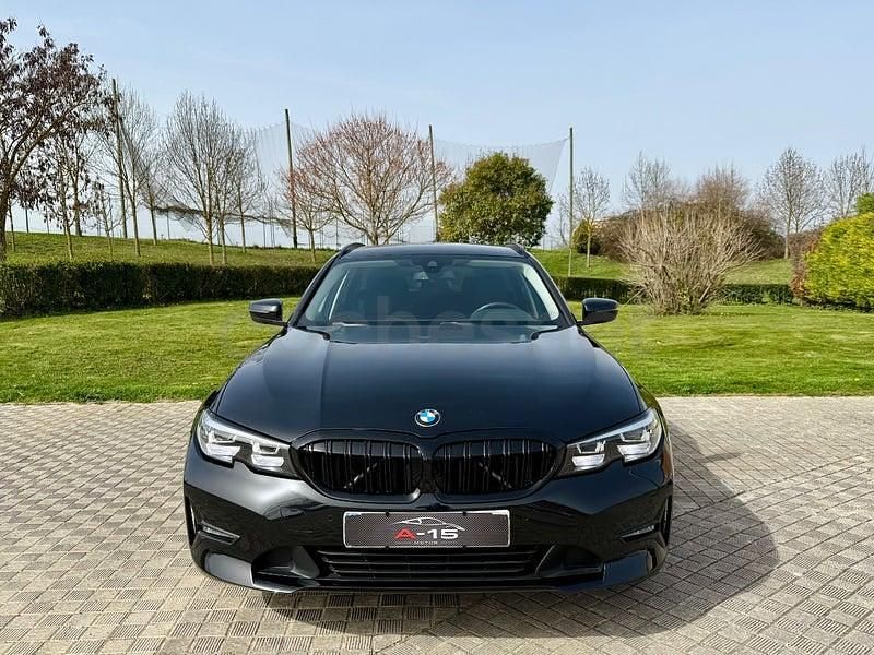 Usado BMW 318 Comfort Edition 150 CV (110 kW) 2022 Negro Familiar