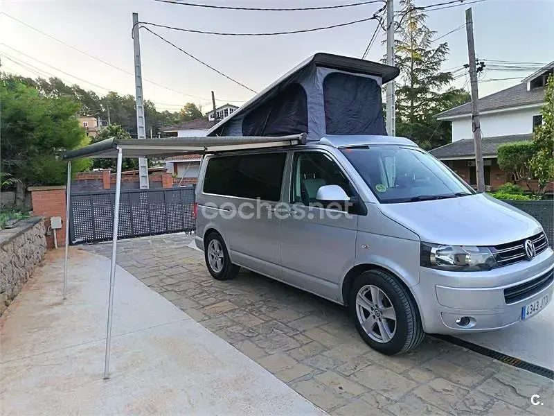 Usado VW Multivan Startline 140 CV (102 kW) 2011 Gris / plata Monovolumen