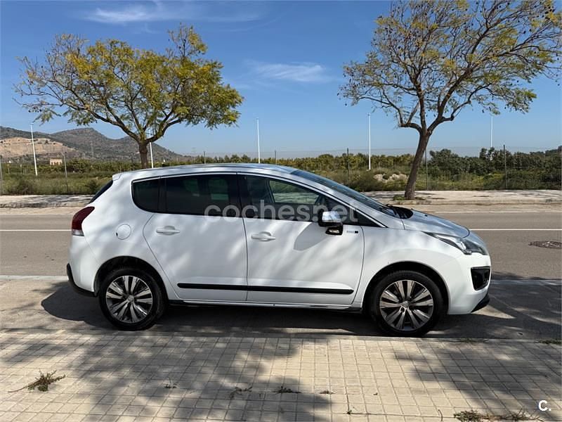 Usado Peugeot 3008 Style 130 CV (95 kW) 2016 Blanco Berlina