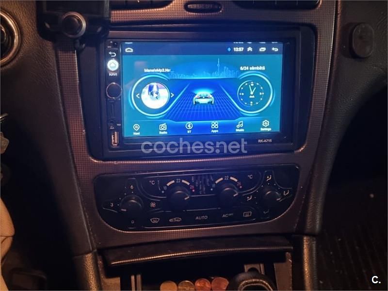 Usado Mercedes C220 Avantgarde 143 CV (105 kW) 2002 Azul Familiar