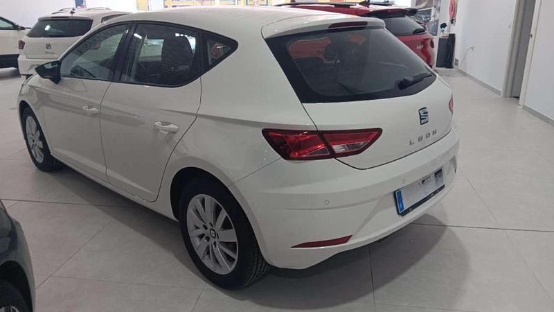Käytetty Seat Leon Reference 116 HP (85 kW) 2020 Valkoinen Sedan