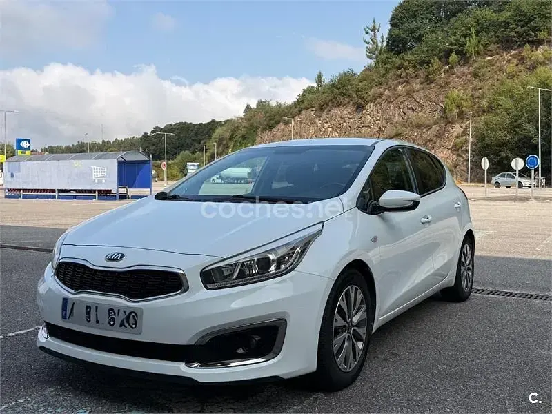 Usado Kia Ceed GT 136 CV (100 kW) 2016 Blanco Berlina