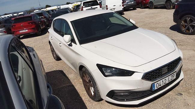 Usado Seat Leon Style 116 CV (85 kW) 2022 Blanco Utilitario