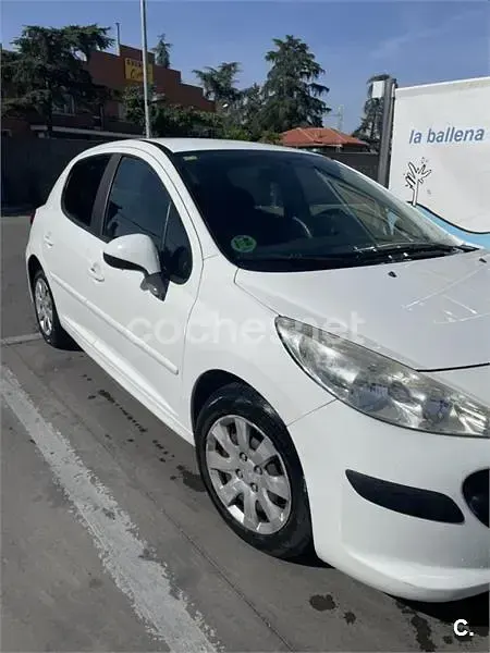 Usado Peugeot 207 95 CV (69 kW) 2009 Blanco Berlina