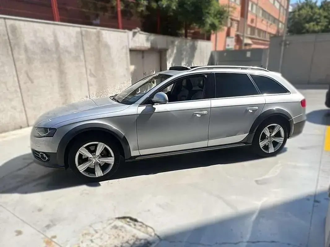 Usado Audi A4 Allroad Premium 241 CV (177 kW) 2010 Gris Familiar