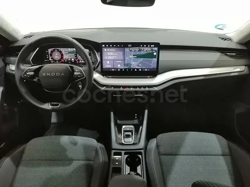 Usado Skoda Octavia Selection 150 CV (110 kW) 2025 Negro Berlina