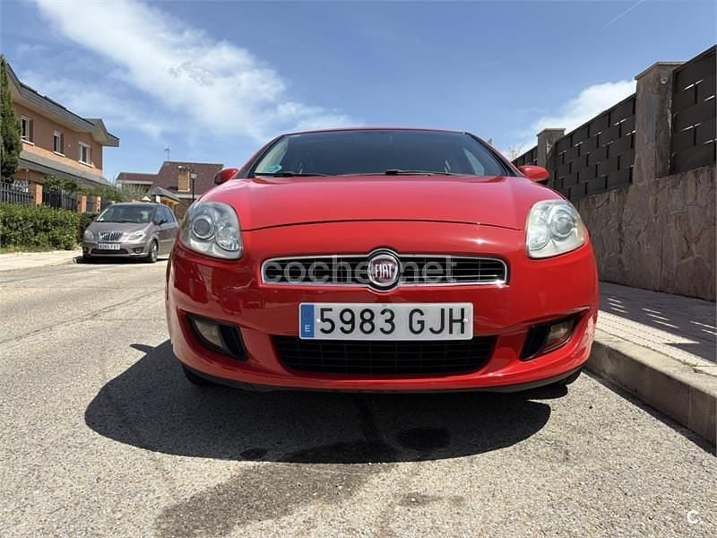 Usado Fiat Bravo Dynamic 90 CV (66 kW) 2008 Rojo Utilitario