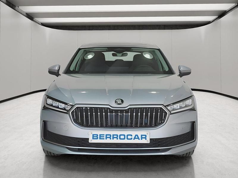 Usado Skoda Superb Selection 150 CV (110 kW) 2024 Gris Familiar