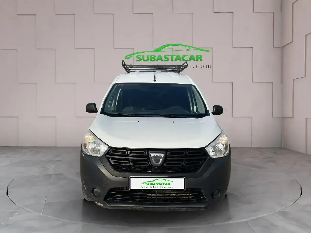 Usado Dacia Dokker Essentiel 75 CV (55 kW) 2019 Blanco Monovolumen