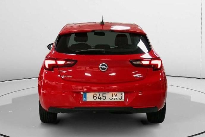 Usado Opel Astra Selective 125 CV (91 kW) 2017