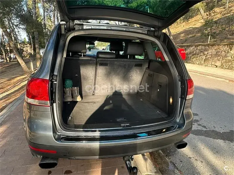 Używany VW Touareg R 174 KM (127 kW) 2004 Szary SUV