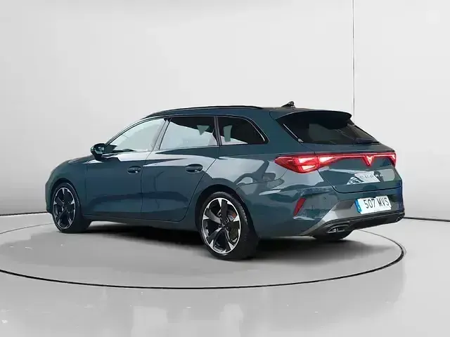 Usado Cupra Leon 150 CV (110 kW) 2024 Azul Familiar