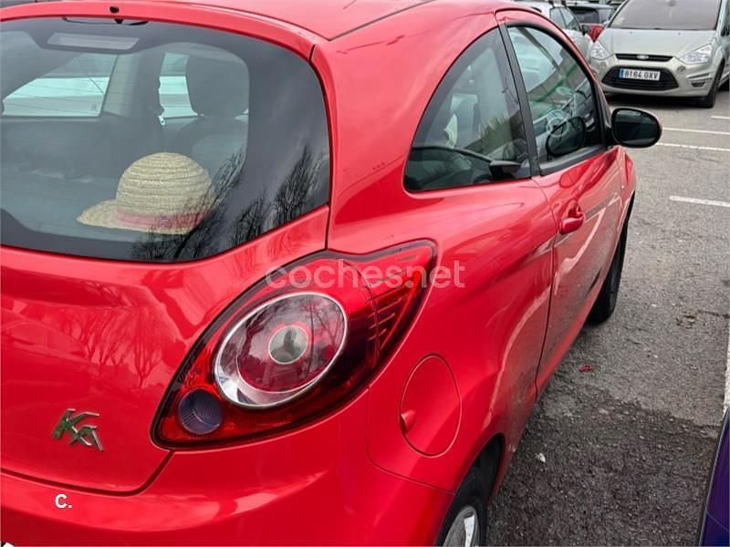 Usado Ford Ka 69 CV (50 kW) 2011 Rojo Utilitario