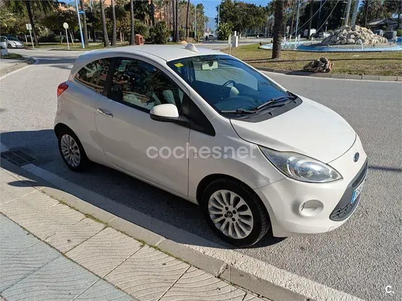 Usado Ford Ka Titanium 69 CV (50 kW) 2014 Blanco Berlina