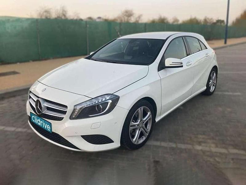 Usado Mercedes A220 Urban 136 CV (100 kW) 2014 Blanco Berlina