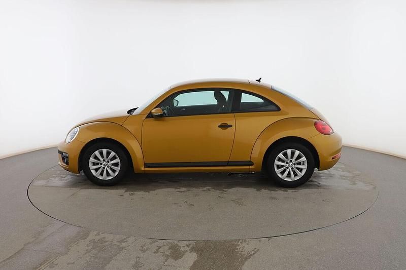 Usado VW Beetle 110 CV (80 kW) 2018 Dorado Utilitario