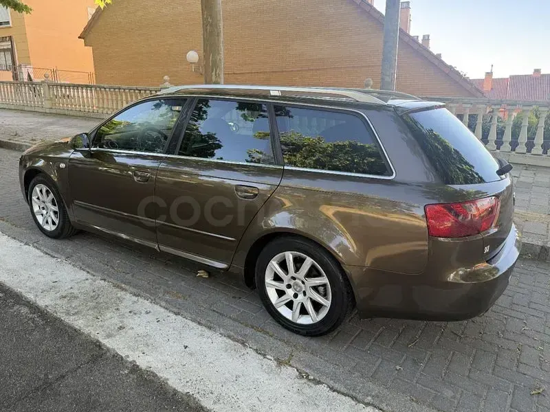 Usado Seat Exeo Ecomotive 143 CV (105 kW) 2013 Gris / plata Familiar