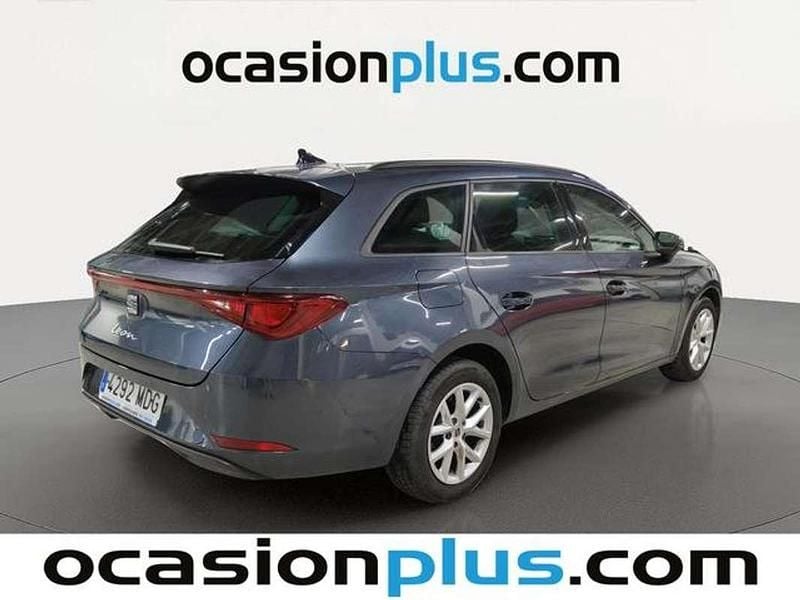 Usado Seat Leon ST Style 110 CV (80 kW) 2023 Gris Familiar