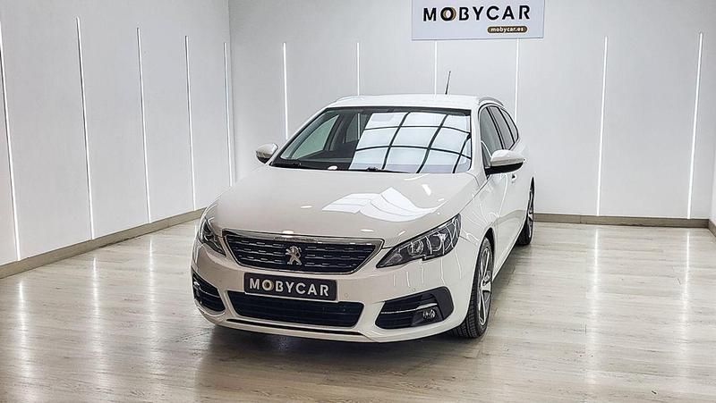Usado Peugeot 308 SW Allure 131 CV (96 kW) 2019 Blanco Familiar