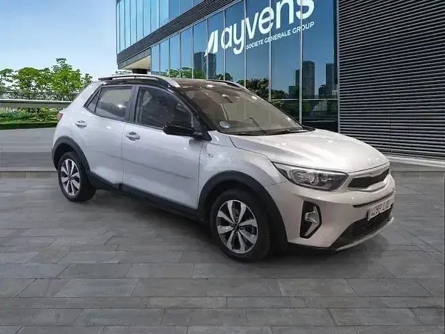 Usado Kia Stonic Plus 101 CV (74 kW) 2022 Plateado SUV