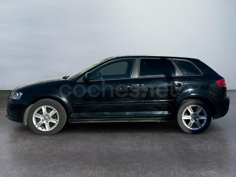 Usado Audi A3 Ambiente 105 CV (77 kW) 2011 Negro Berlina