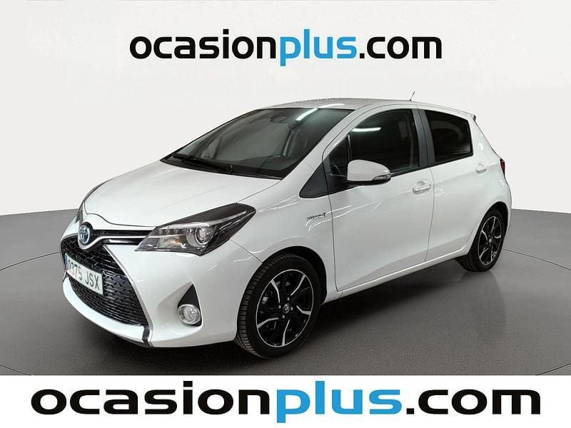 Usado Toyota Yaris Hybrid 100 CV (73 kW) 2016 Blanco Utilitario