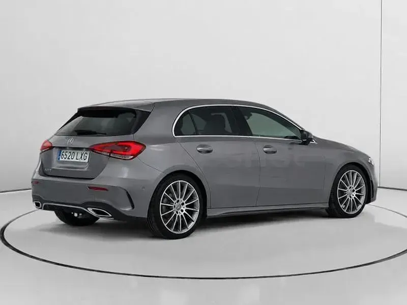 Usado Mercedes A200 163 CV (119 kW) 2022 Gris / plata Berlina