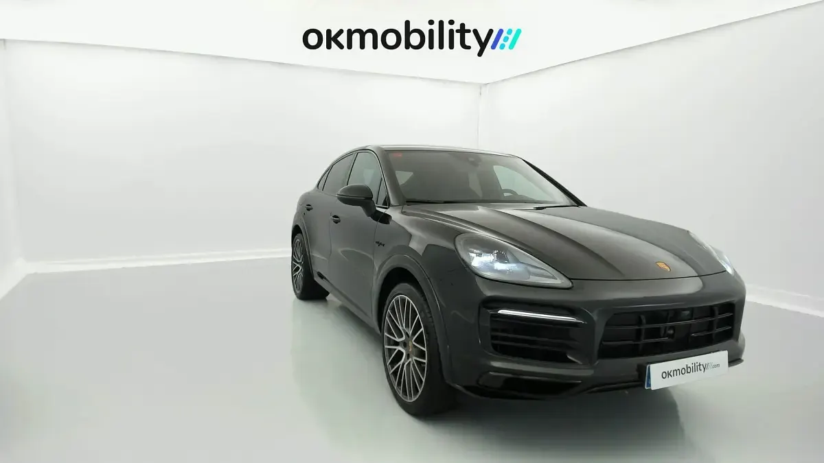 Usado Porsche Cayenne Platinum Edition 462 CV (339 kW) 2023 Negro cromita metalizado SUV