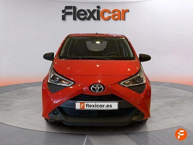 Usado Toyota Aygo X-play 72 CV (52 kW) 2021 Rojo Utilitario