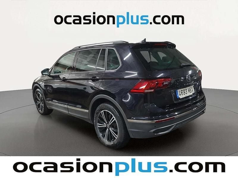 Usado VW Tiguan Life 150 CV (110 kW) 2022 Negro SUV