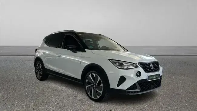 Usado Seat Arona FR 150 CV (110 kW) 2021 Blanco SUV