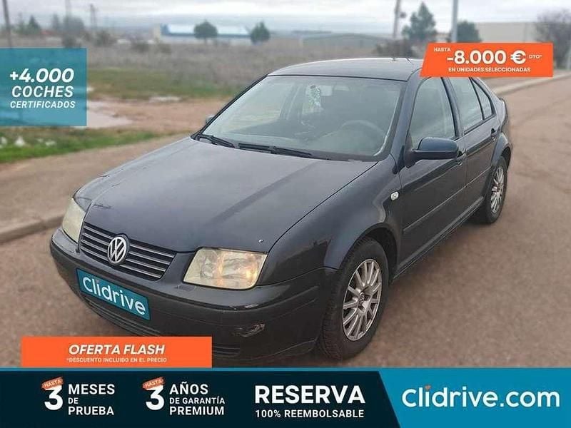 Begagnad VW Bora 105 HK (77 kW) 2004 Blå Sedan