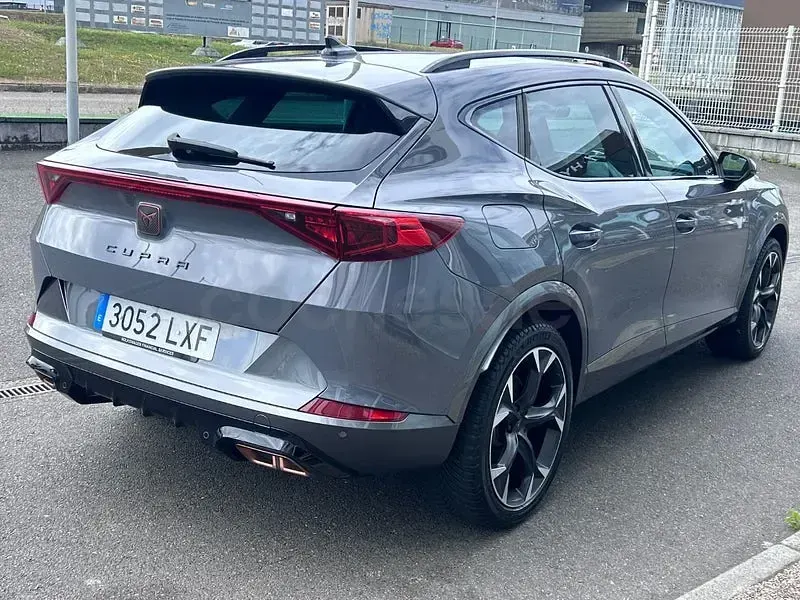 Usado Cupra Formentor VZ 245 CV (180 kW) 2022 Gris / plata SUV