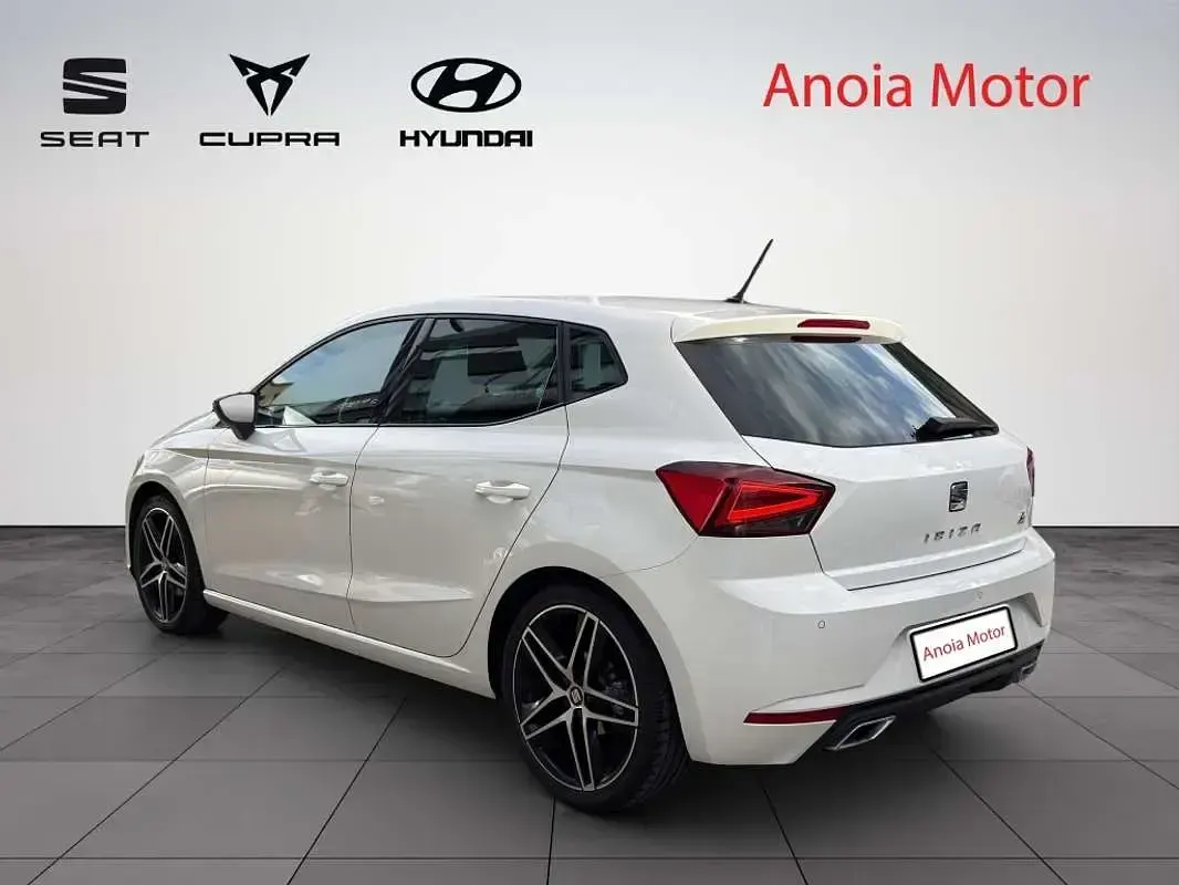 Usado Seat Ibiza FR 150 CV (110 kW) 2017 Blanco Utilitario