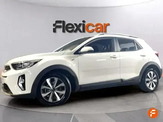 Usado Kia Stonic 100 CV (73 kW) 2021 Blanco SUV