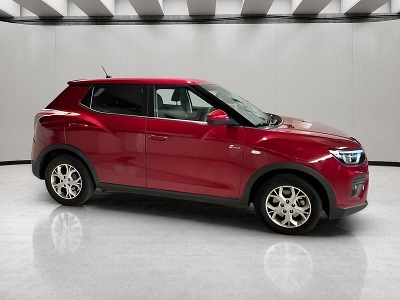Usado Ssangyong (KGM) Tivoli 128 CV (94 kW) 2021 Rojo SUV