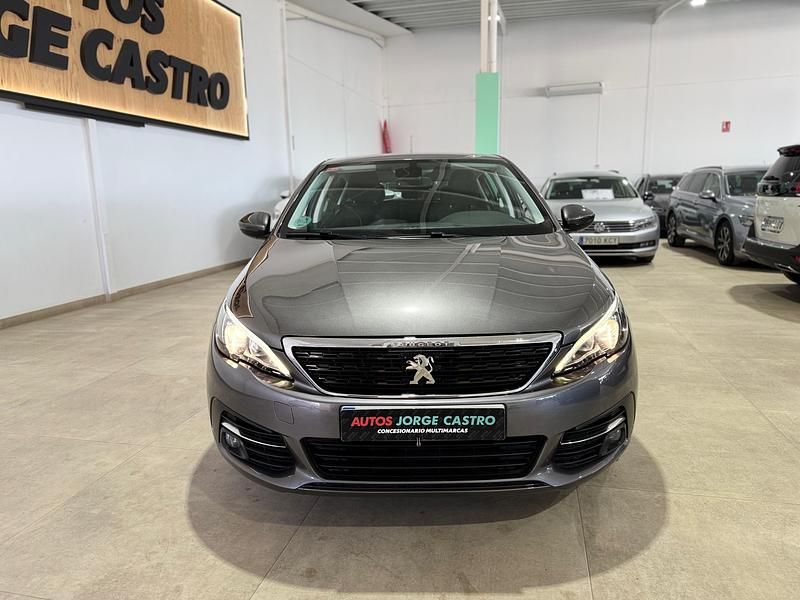 Usado Peugeot 308 Active 130 CV (95 kW) 2021 Marrón Berlina